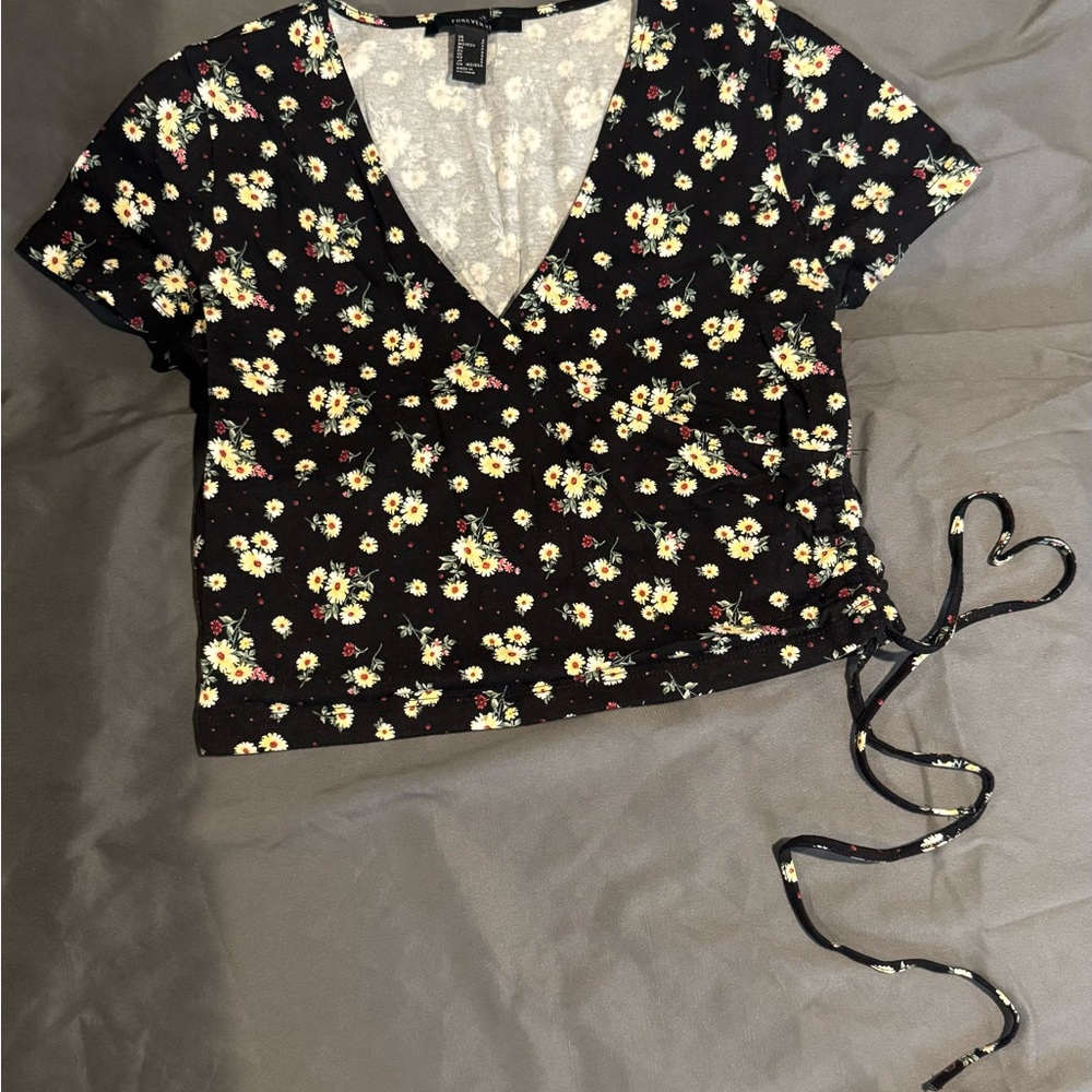 Forever 21 Black Floral Tie Front Crop Blouse